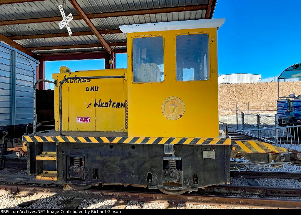 Jackass & Western L-2 Locomotive